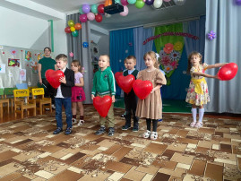День Матери – тёплый и сердечный праздник День Матери – тёплый и сердечный праздник.